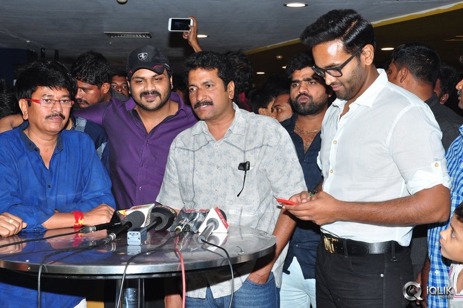 Eedorakam-Aadorakam-Movie-Team-at-Prasads-IMAX